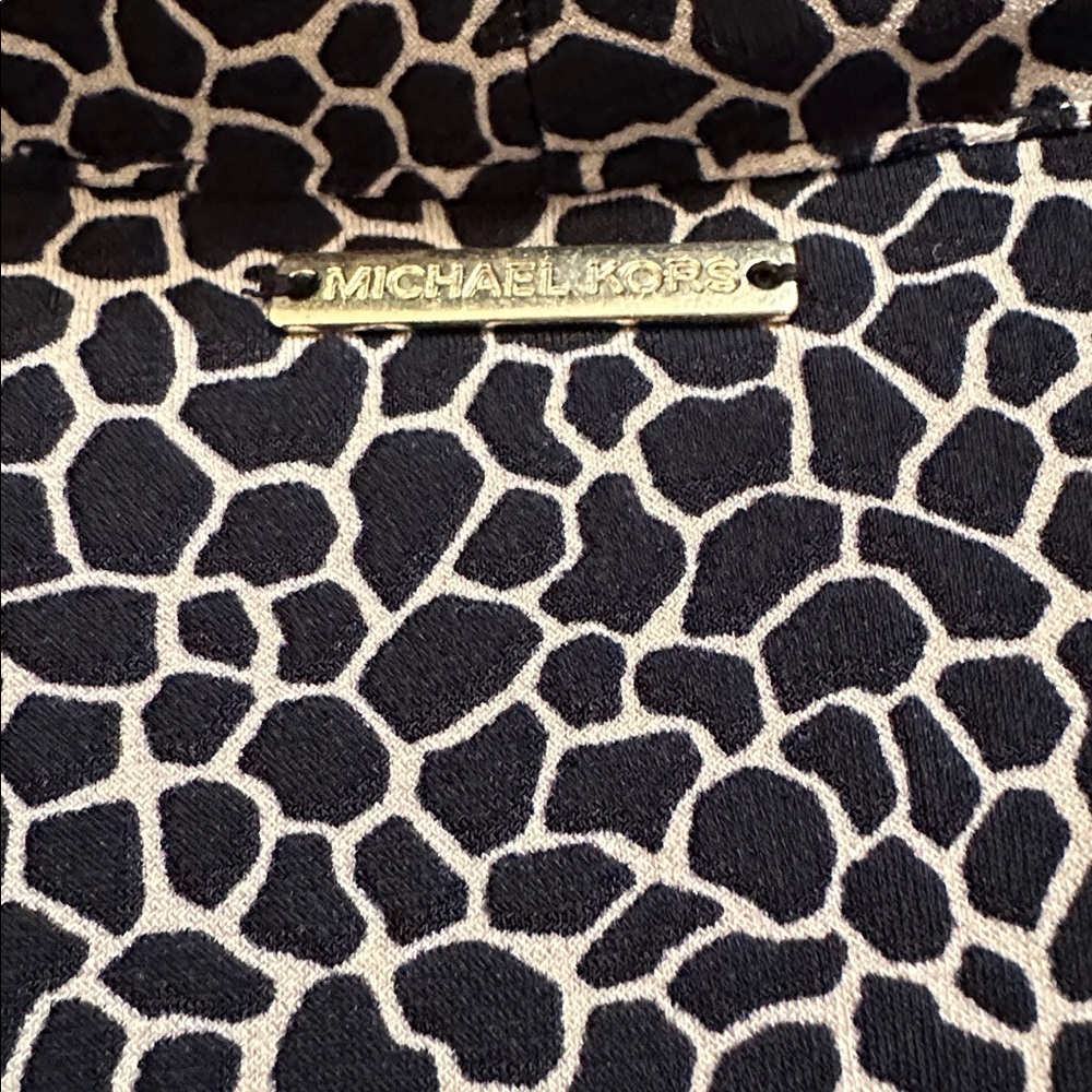 Michael Kors V neck Patterned Blouse - Picture 3 of 7